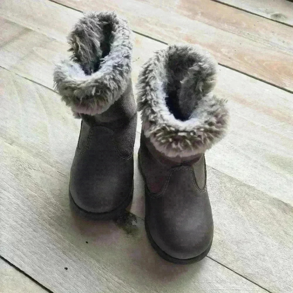 Girls Oshkosh B'gosh Gray Faux Fur Lined Winter Boots Size 6 - Picture 4 of 7